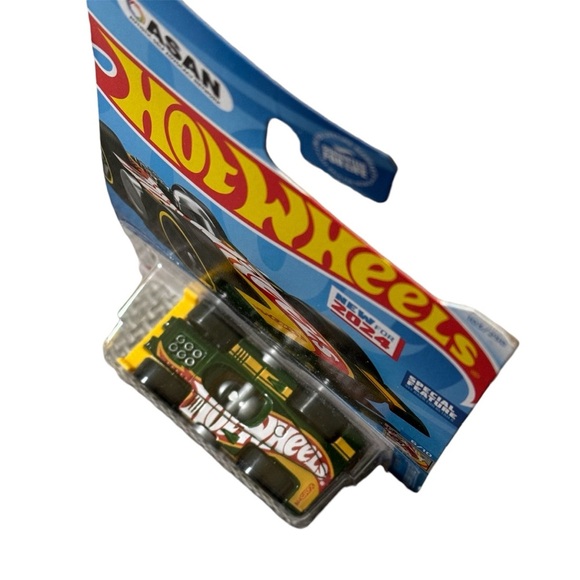 Hot Wheels Flippin’ Fast Car (Green) - Picture 3 of 7
